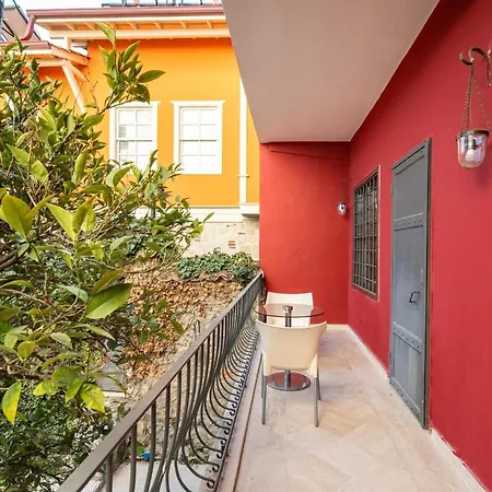 Fascinating Flat Near Hadrians Gate Antalya