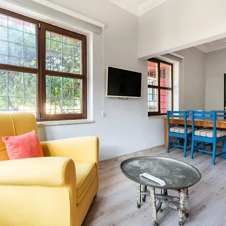 Apartment Fascinating Flat Near Hadrians Gate Antalya