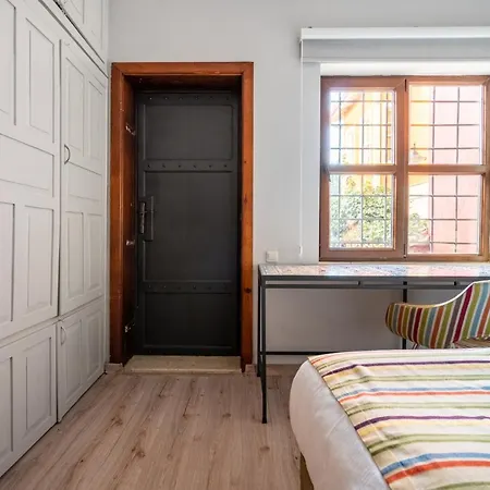 Fascinating Flat Near Hadrians Gate Apartment